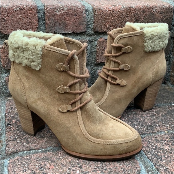 Ugg boots size 8 - Picture 2 of 16